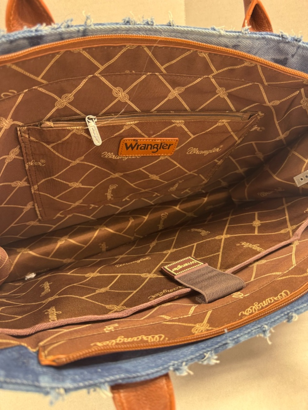 Wrangler Denim Allover Aztec Dual Sided Print Canvas Wide Tote. NEW - Picture 10 of 16